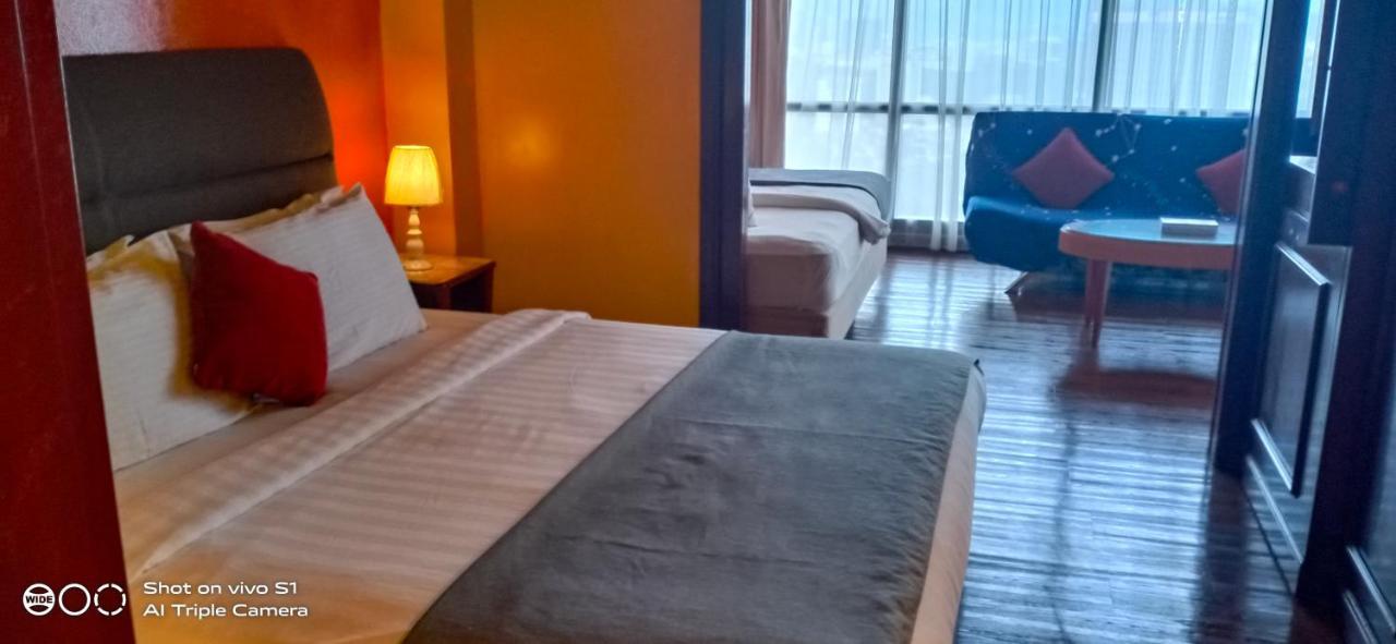 Berjaya Times Square Service Suite, * Kuala Lumpur