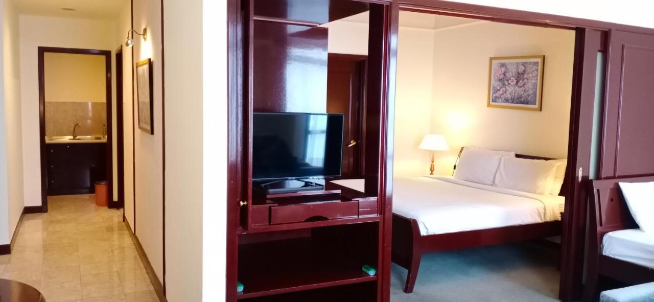 Berjaya Times Square Service Suite, *